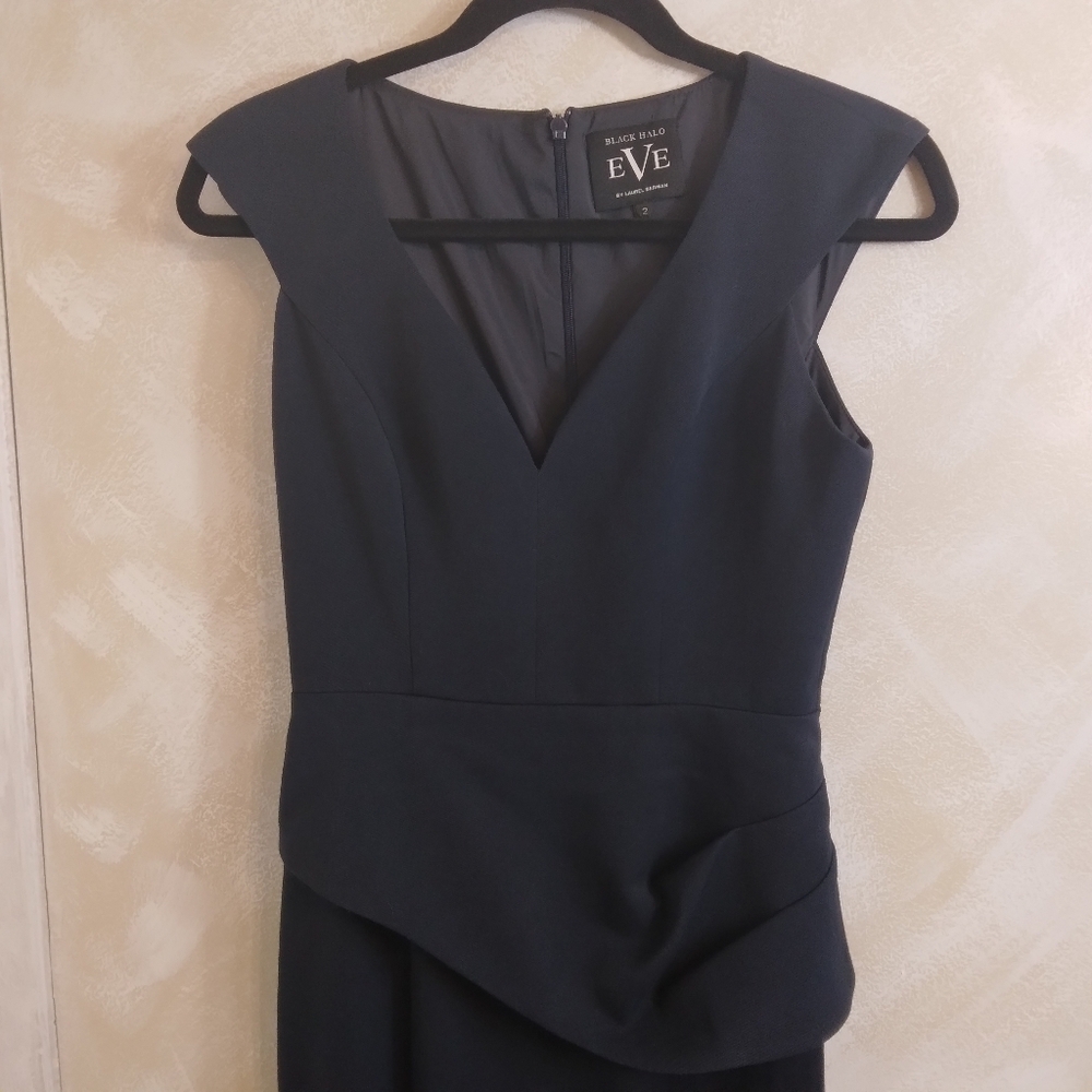 Size 2 Black Halo Eve Wren V Neck Asymmetrical Peplum Gown Formal in Black